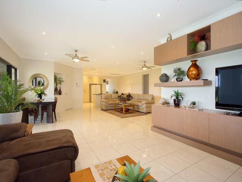 25 Barr Place, Ningi QLD 4511