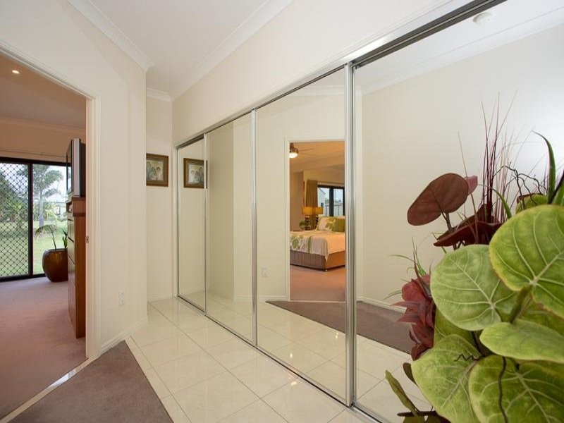 25 Barr Place, Ningi QLD 4511