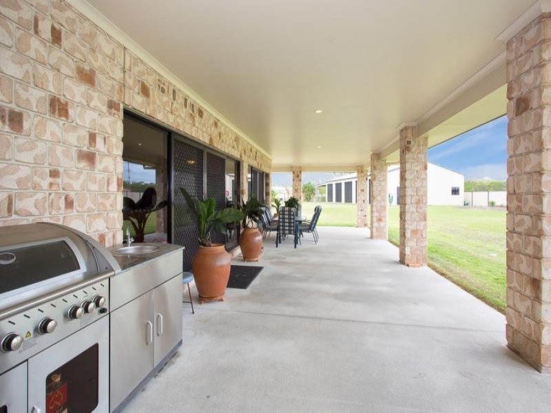 25 Barr Place, Ningi QLD 4511