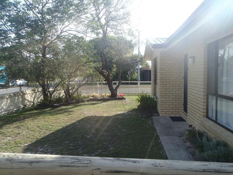 6 Moatah Avenue, Beachmere QLD 4510