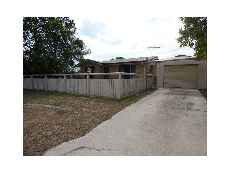6 Moatah Street, Beachmere QLD 4510