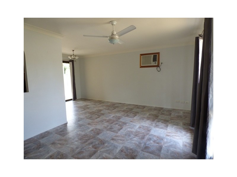 6 Moatah Street, Beachmere QLD 4510