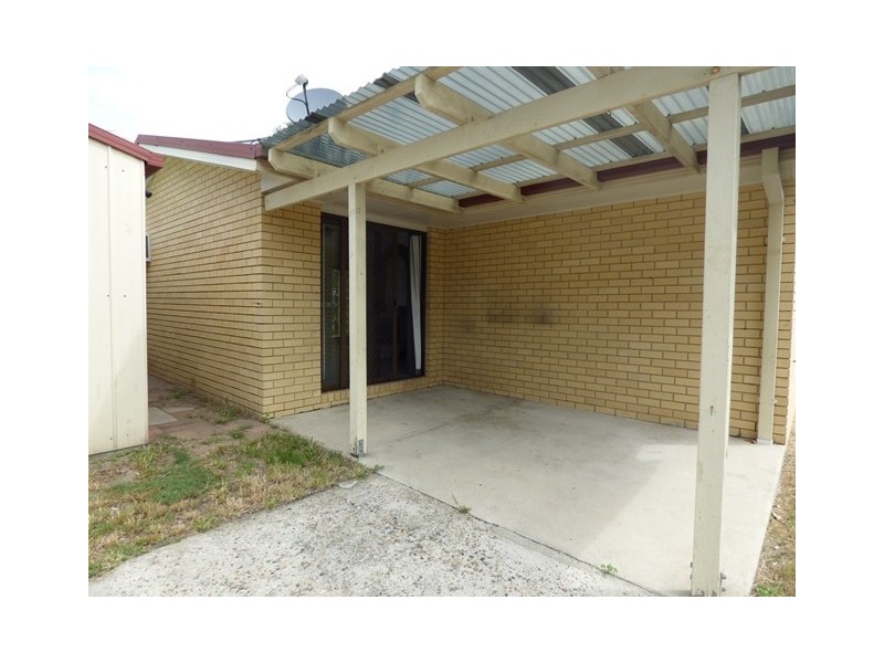 6 Moatah Street, Beachmere QLD 4510