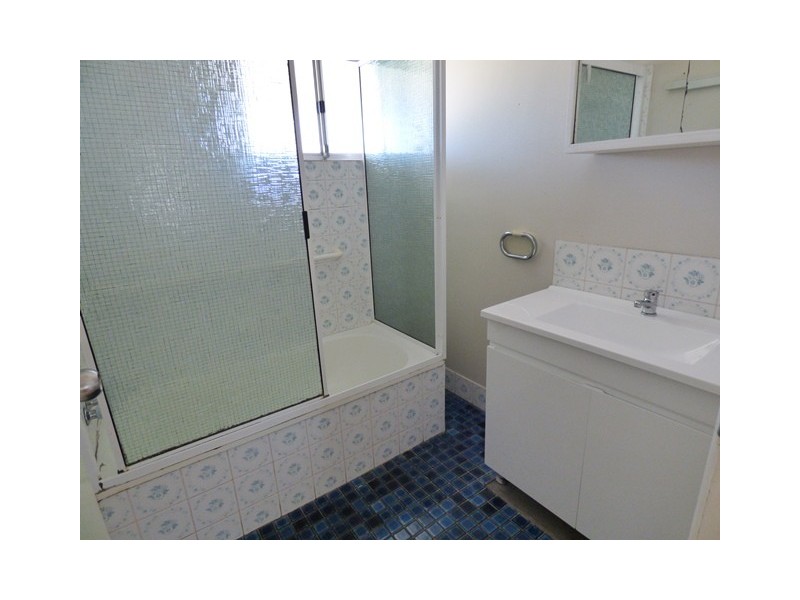 20 Fiona Street, Beachmere QLD 4510