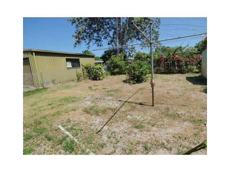 20 Fiona Street, Beachmere QLD 4510