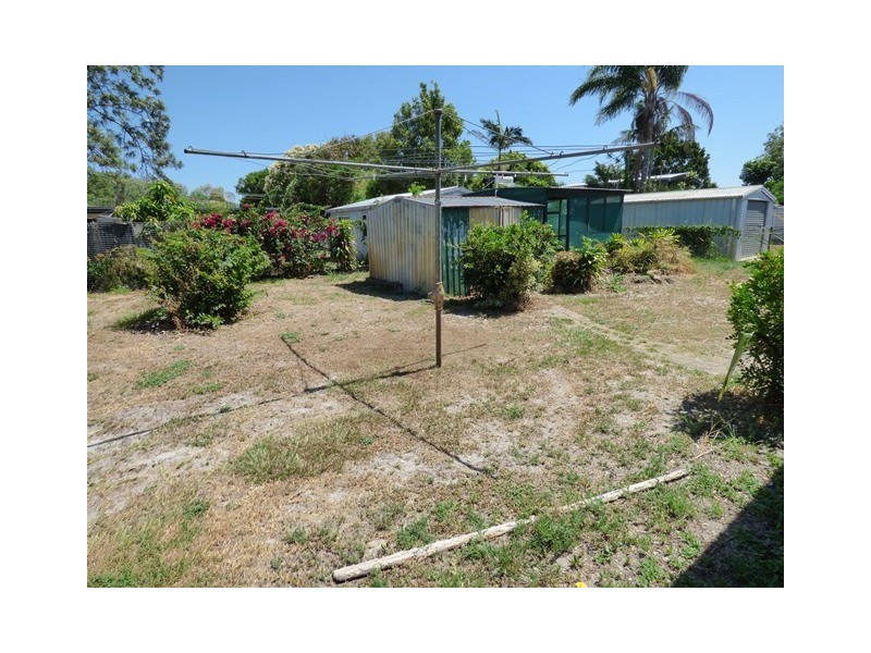 20 Fiona Street, Beachmere QLD 4510