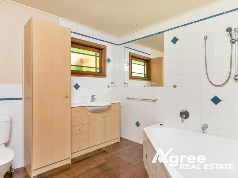 89 Bishop Road, Beachmere QLD 4510