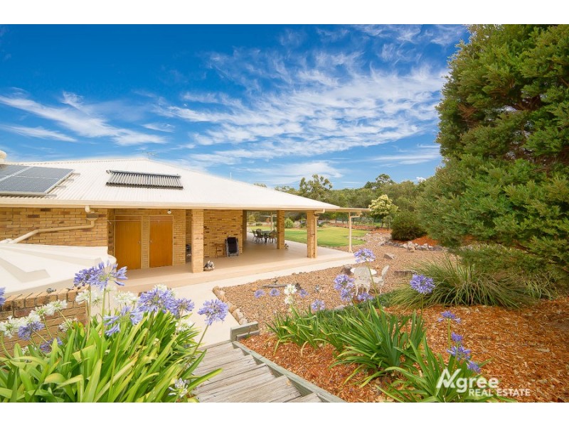1-5 Barr Place, Ningi QLD 4511