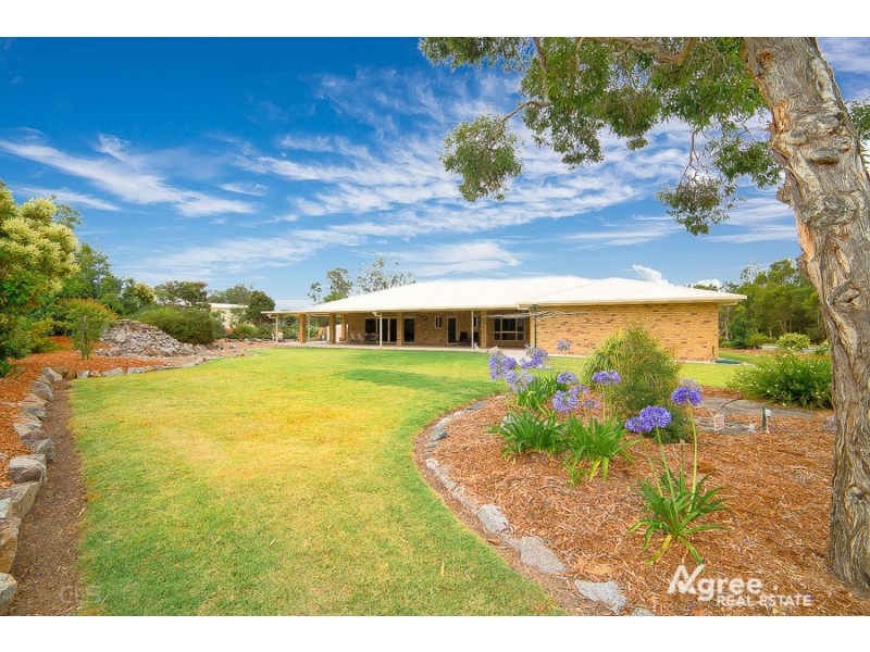 1-5 Barr Place, Ningi QLD 4511