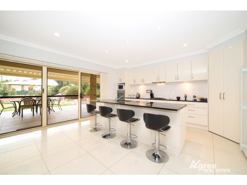 1-5 Barr Place, Ningi QLD 4511