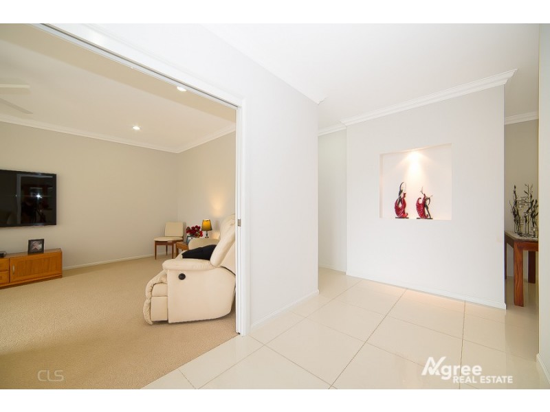 1-5 Barr Place, Ningi QLD 4511