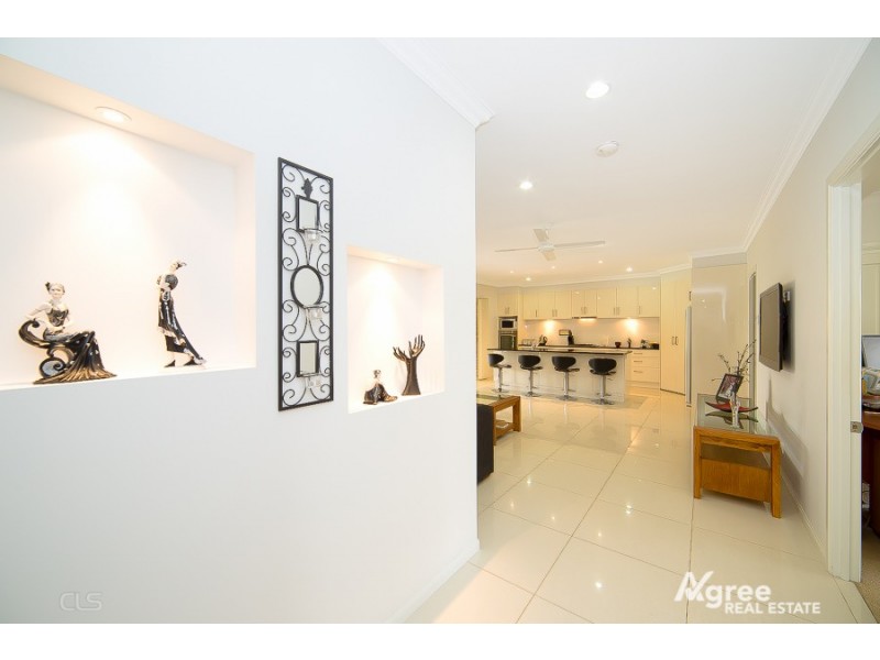 1-5 Barr Place, Ningi QLD 4511