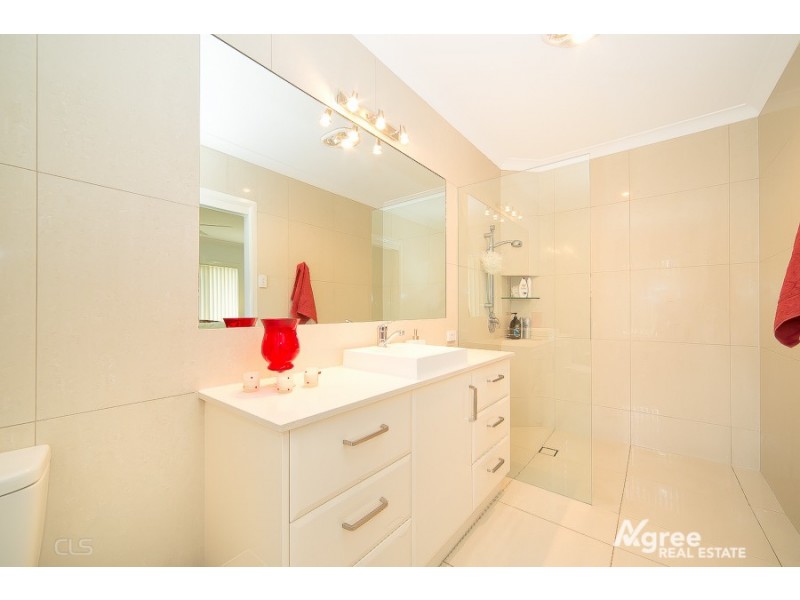 1-5 Barr Place, Ningi QLD 4511