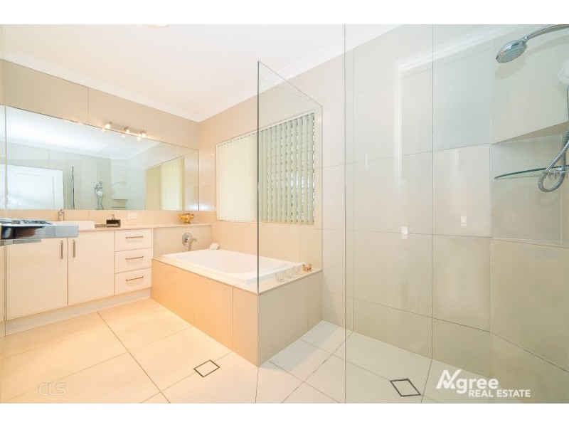 1-5 Barr Place, Ningi QLD 4511