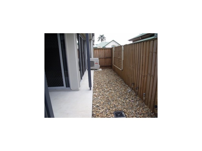 2/11 Walter Street, Caboolture QLD 4510