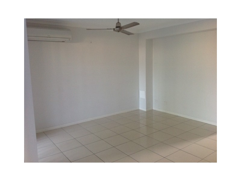8/11 Walter Street, Caboolture QLD 4510