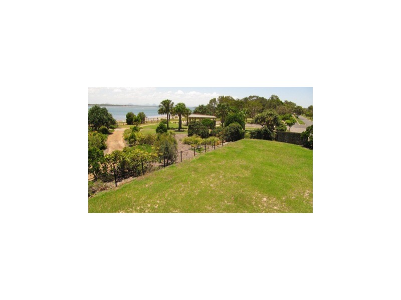 2 Solander Esplanade, Banksia Beach QLD 4507