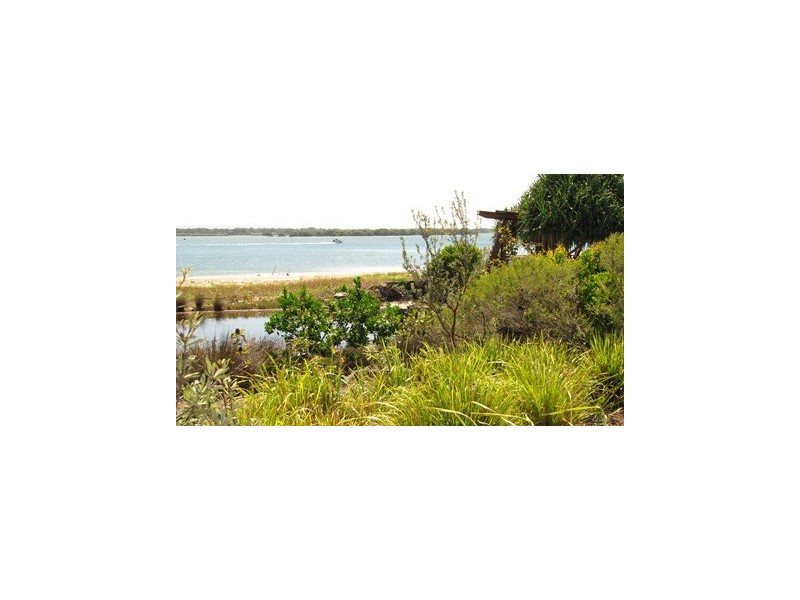 2 Solander Esplanade, Banksia Beach QLD 4507