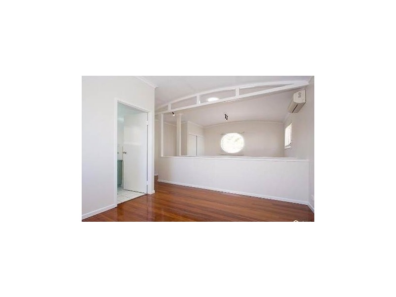 31 Gordon Crescent, Sandstone Point QLD 4511