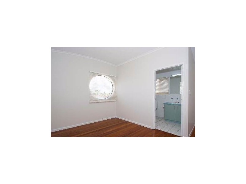 31 Gordon Crescent, Sandstone Point QLD 4511