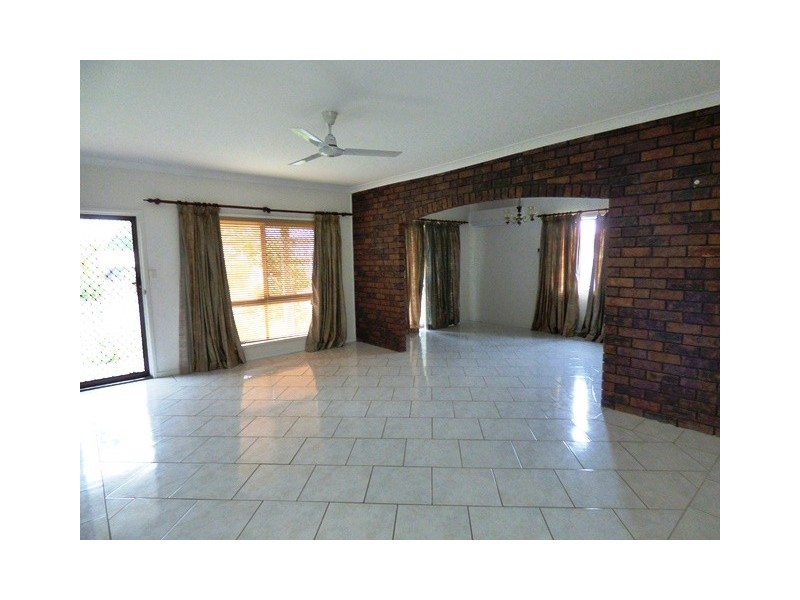 36 Dianthus Avenue, Banksia Beach QLD 4507