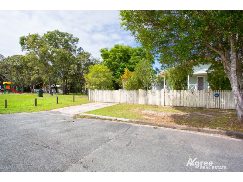 2 Dwyer Street, Beachmere QLD 4510