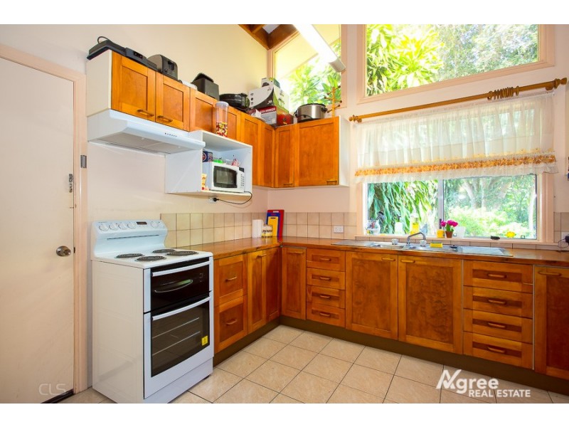 2 Dwyer Street, Beachmere QLD 4510