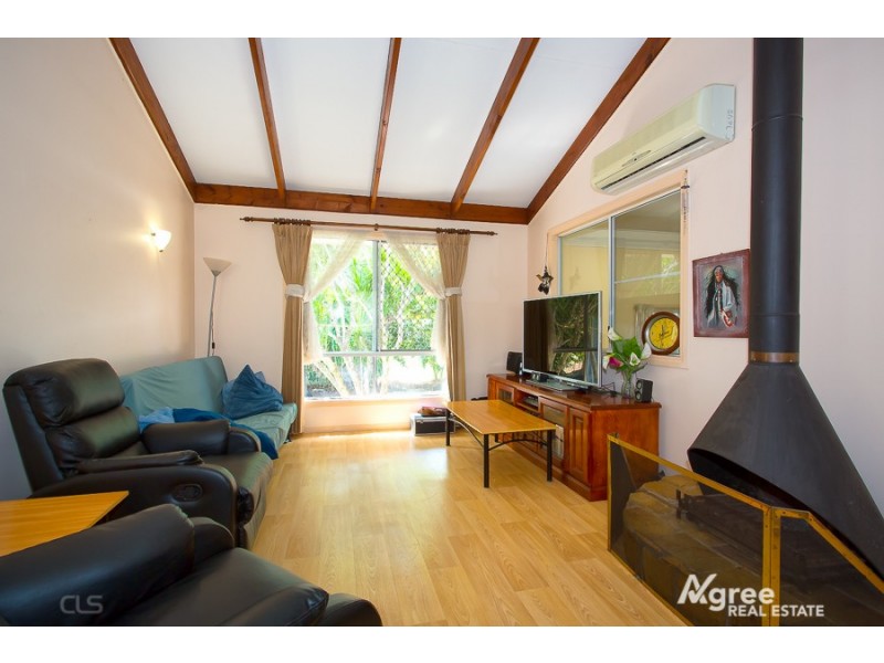 2 Dwyer Street, Beachmere QLD 4510