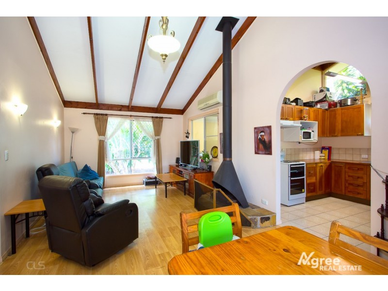 2 Dwyer Street, Beachmere QLD 4510