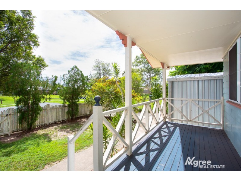 2 Dwyer Street, Beachmere QLD 4510