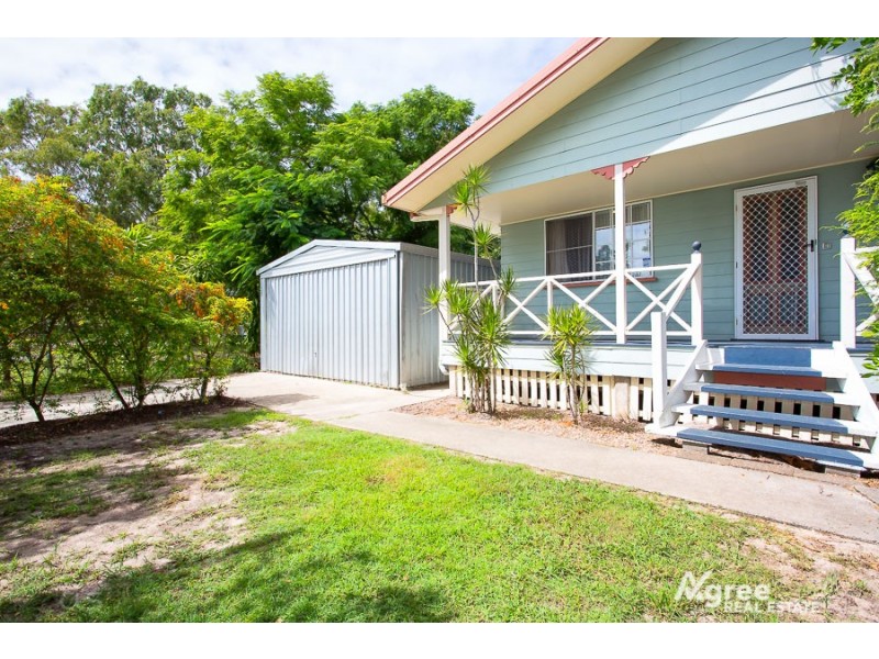 2 Dwyer Street, Beachmere QLD 4510