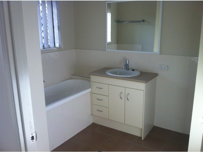 60 Ningi Esplanade, Ningi QLD 4511