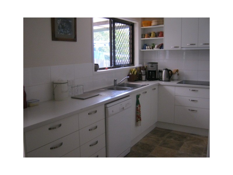 15 Moatah Drive, Beachmere QLD 4510