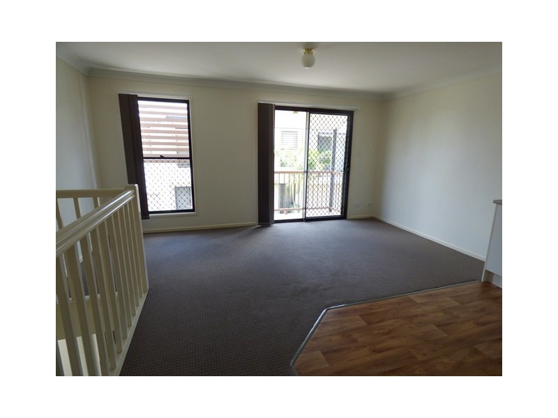 2/17 Lower King Street, Caboolture QLD 4510