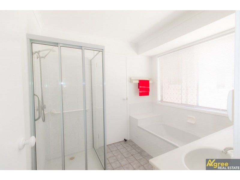 8 Bernborough Way, Ningi QLD 4511