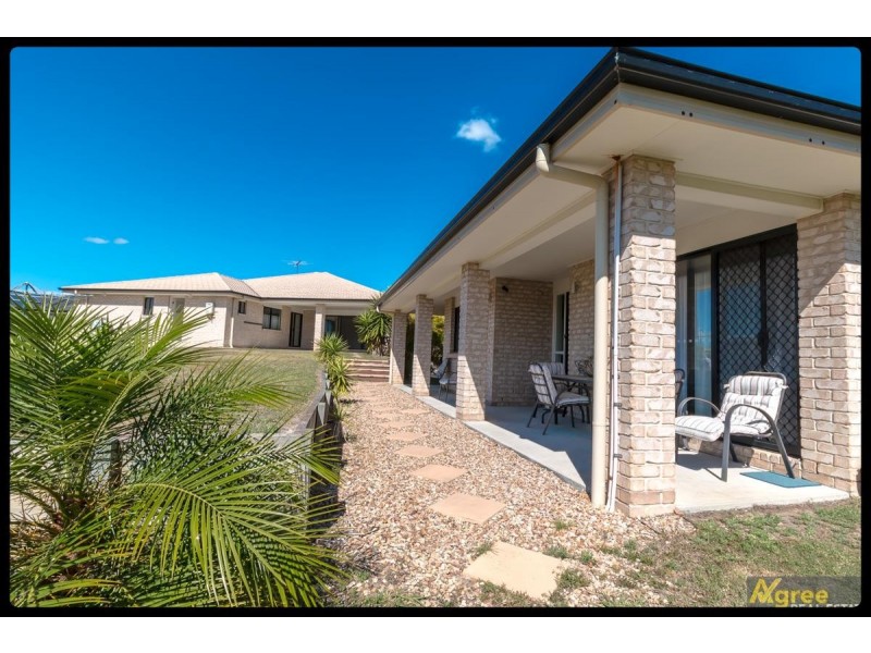 13 Scaroni Court, Ningi QLD 4511