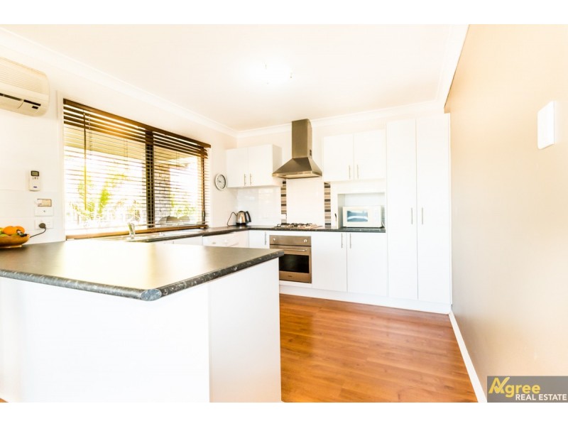 13 Scaroni Court, Ningi QLD 4511