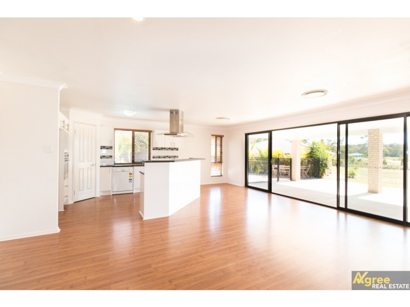 13 Scaroni Court, Ningi QLD 4511