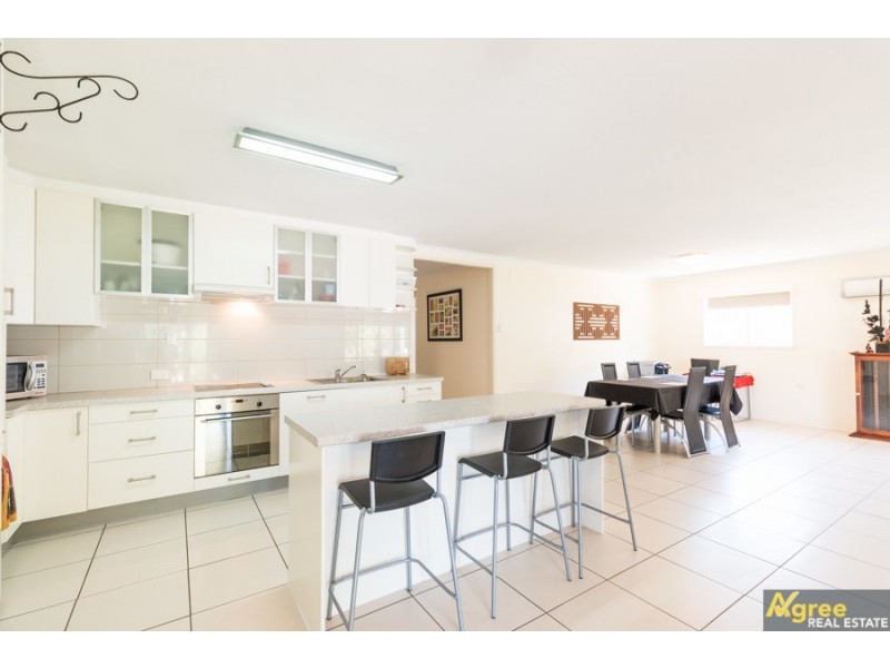 13 Whiting Street, Beachmere QLD 4510