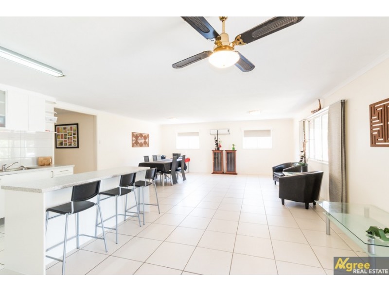 13 Whiting Street, Beachmere QLD 4510