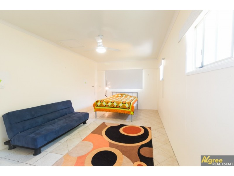 13 Whiting Street, Beachmere QLD 4510