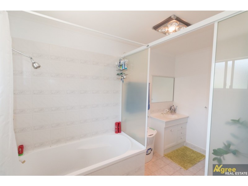 13 Whiting Street, Beachmere QLD 4510