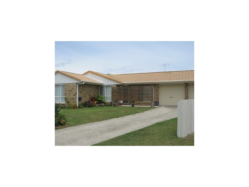5 Spray Court, Beachmere QLD 4510