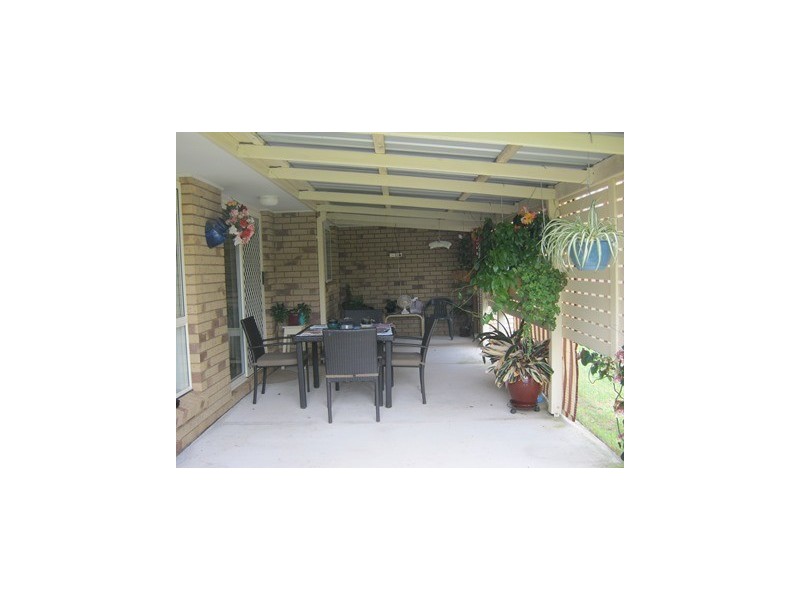5 Spray Court, Beachmere QLD 4510