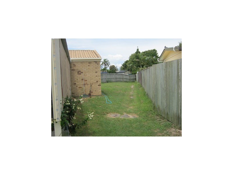 5 Spray Court, Beachmere QLD 4510