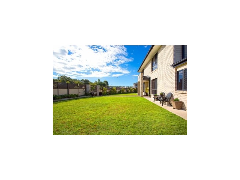 303 Bestmann Road, Sandstone Point QLD 4511