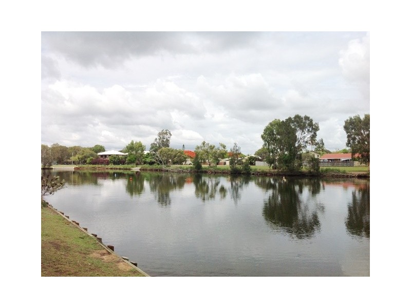 86 Biggs Avenue, Beachmere QLD 4510