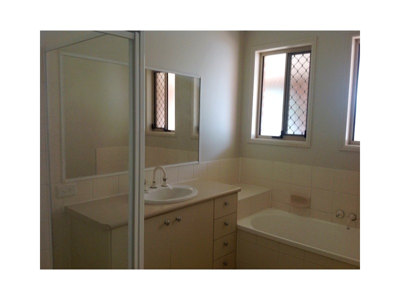 86 Biggs Avenue, Beachmere QLD 4510