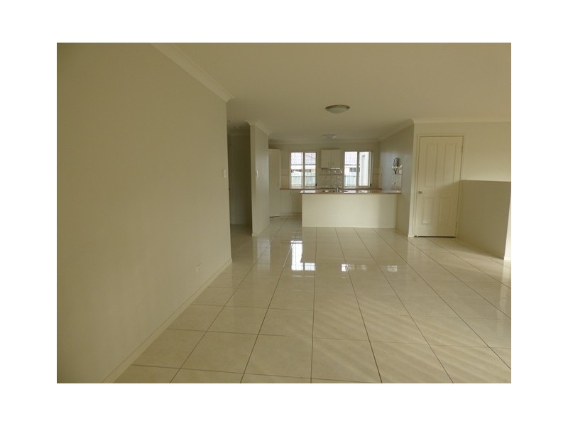 281 Bestmann Road, Sandstone Point QLD 4511