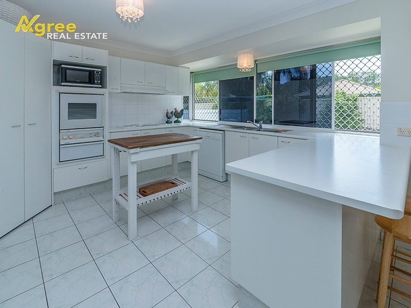 138 Relesah Drive, Ningi QLD 4511